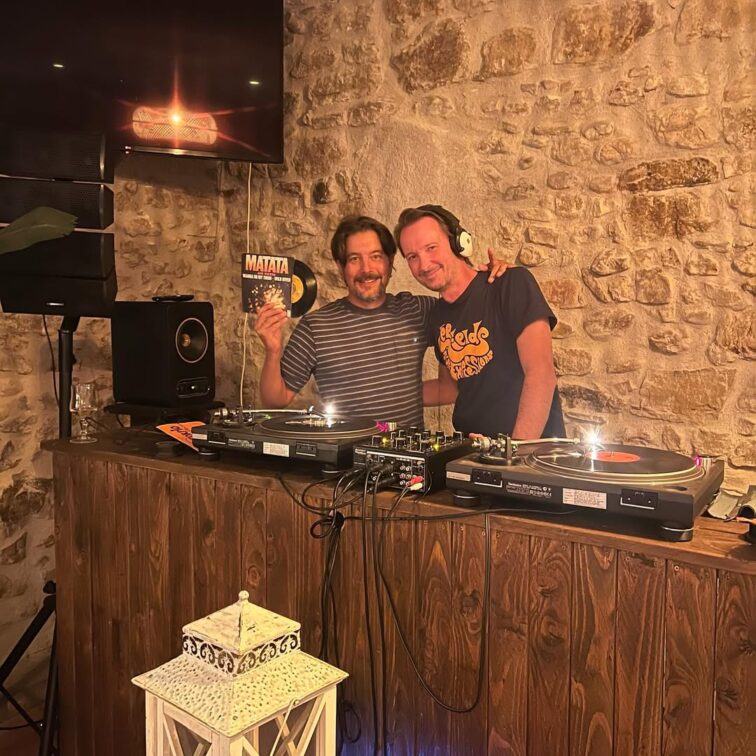 Sofa Club au Domaine de Coubillou avec Guila Selecta