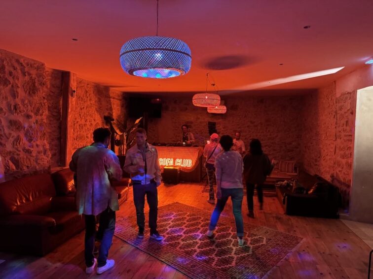 Sofa Club au Domaine de Coubillou
