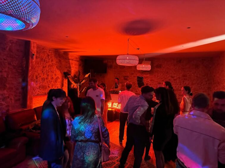 Sofa Club au Domaine de Coubillou